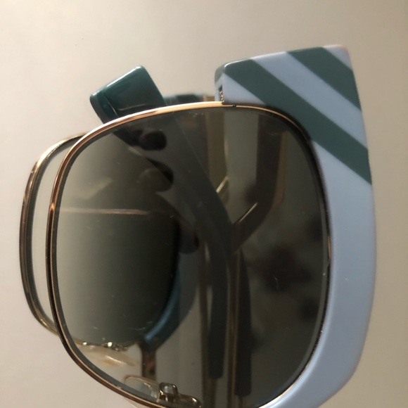 FENDI CAT EYE SHADES AUTHENTIC - Picture 5 of 13